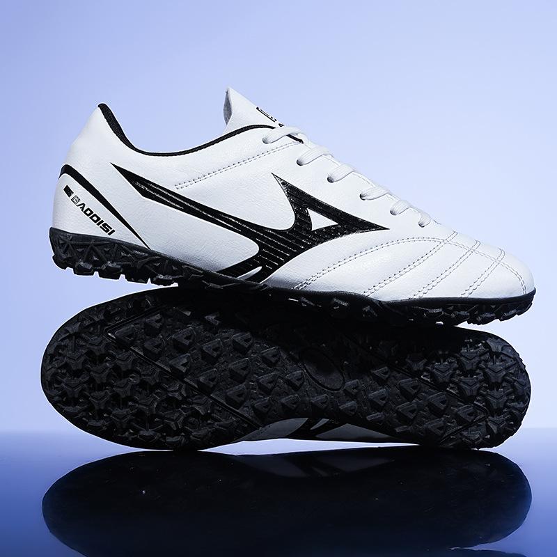 Source manufacturer, football shoes, boys, teenagers, children, primary school students, broken nails, training matches, football shoes