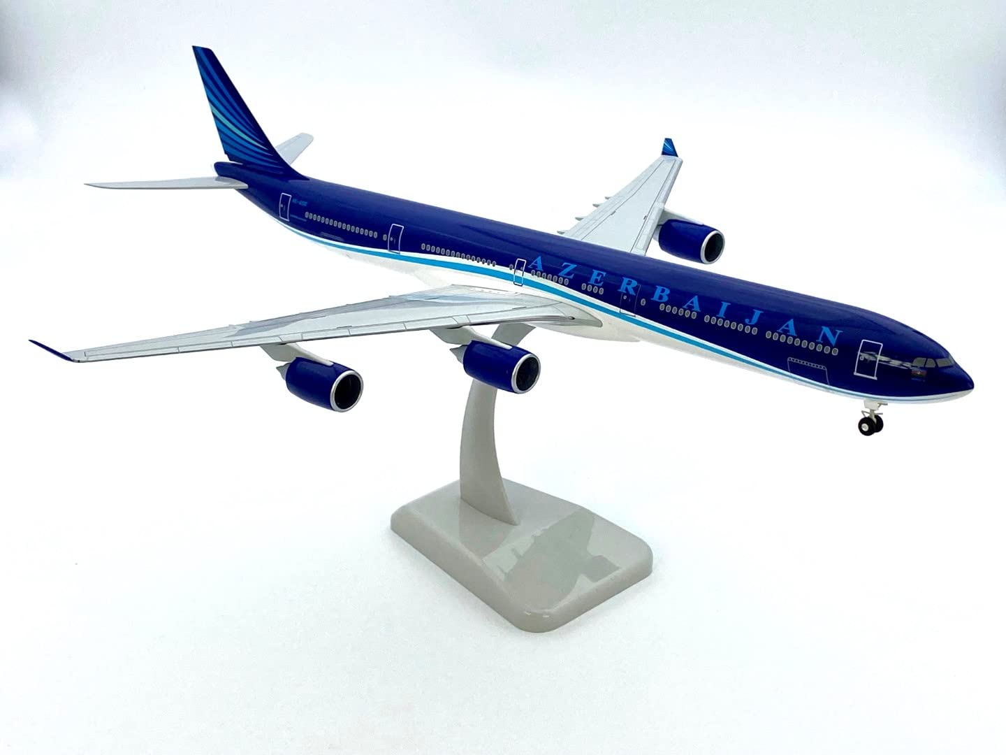 

Hogan Wings Airbus Azerbaijan Airlines 1/200 A340-600