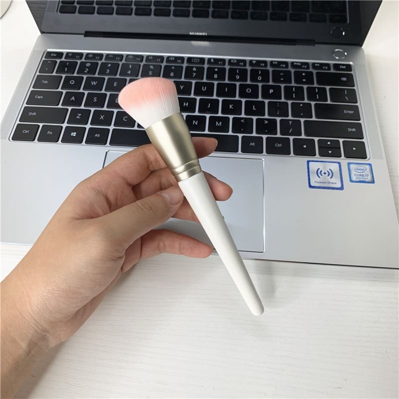 Candy Drop - Foundation Brush