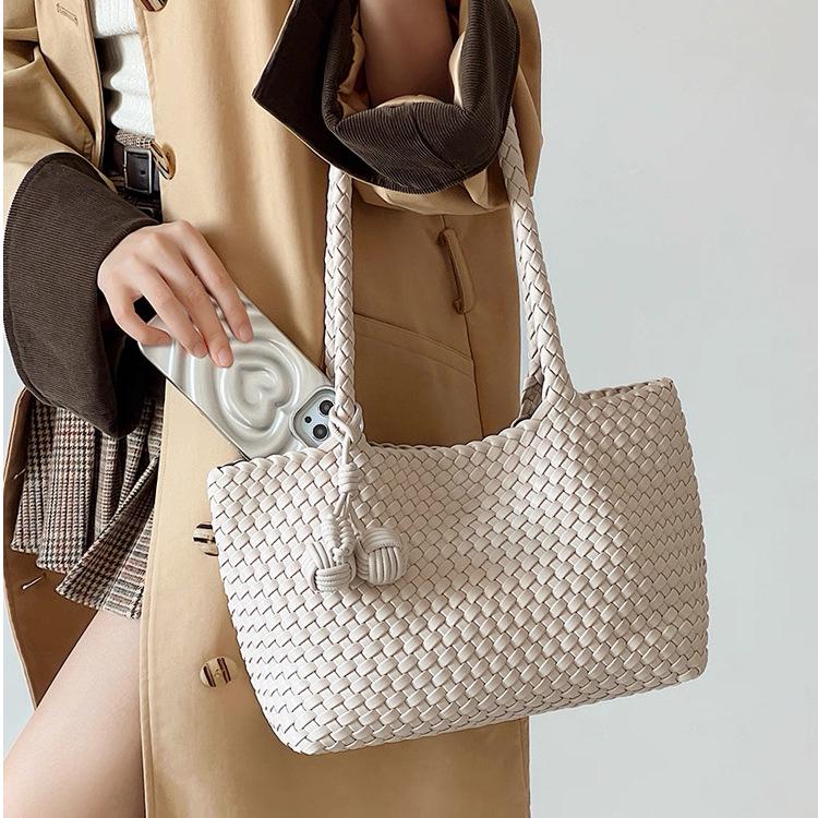 Hand-Woven Large Capacity Women’s Bucket Tote - Spring/Summer 2026 Collection