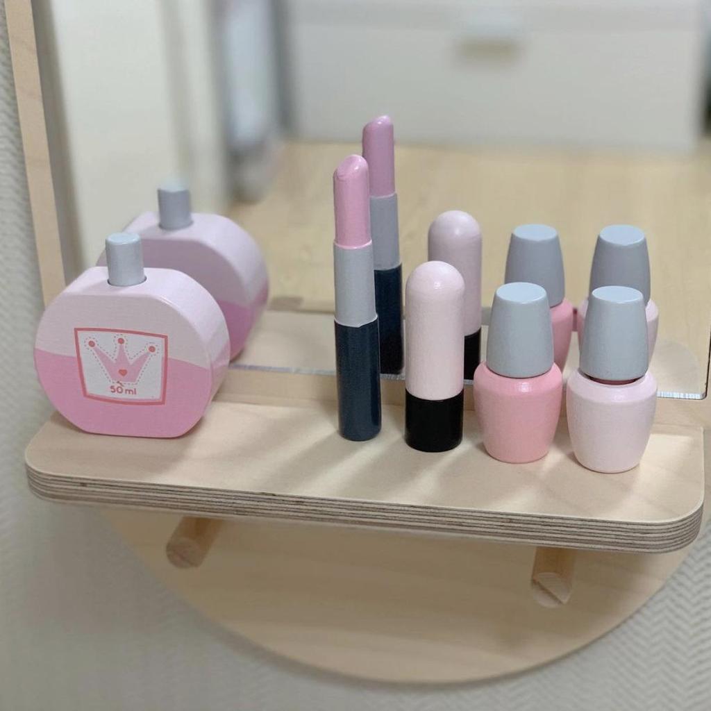 Children's Wooden Pretend Makeup Set: Portable Cosmetics Toy for Dress-Up and Imaginative Play