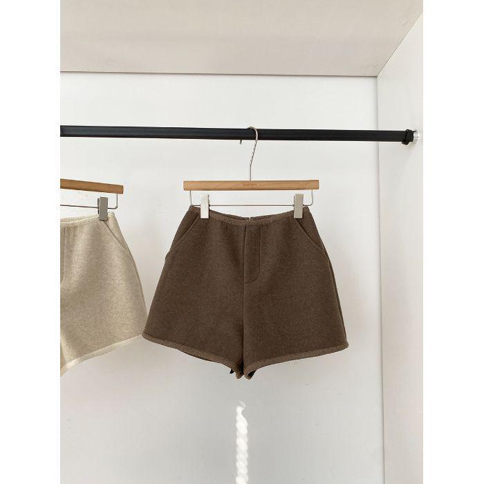 Women's 2025 Winter Korean Solid High-Waisted Slimming Wool Shorts