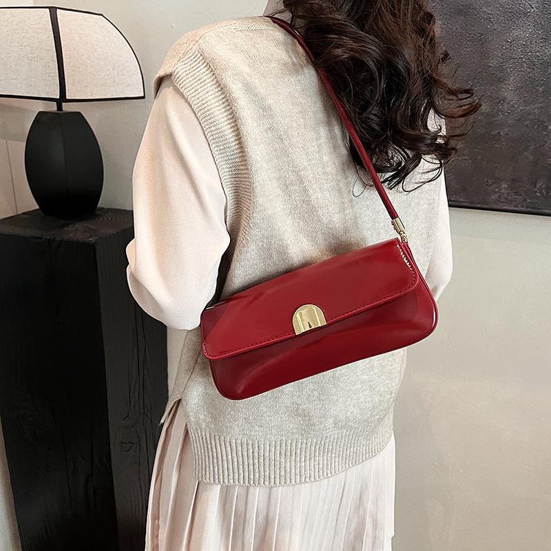 Korean version of fashion underarm bag women's bag 2025 new niche texture shoulder small square bag commuter baguette bag