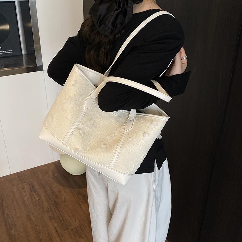 2025 New Textured Women's Bag Fashion Tote Bag Casual Printed Large Capacity Underarm Bag Sweet Versatile Shoulder Bag