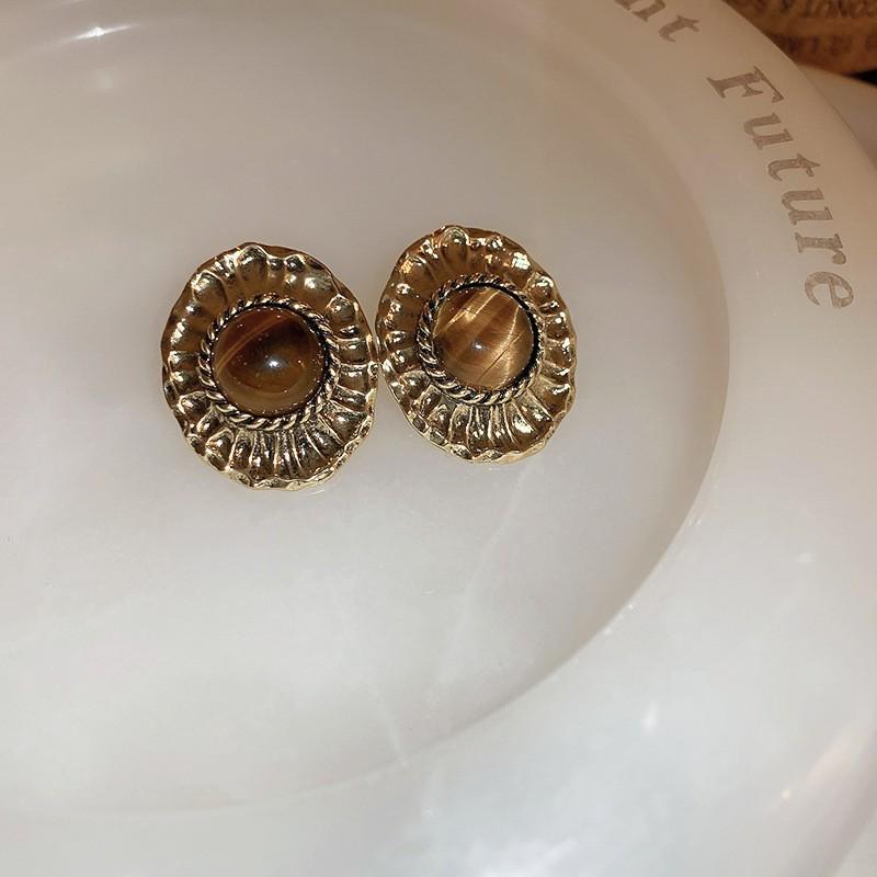 Silver Needle Tiger Eye Round Geometric Pendant Earrings - Retro Millard Style Studs with Unique Niche Design