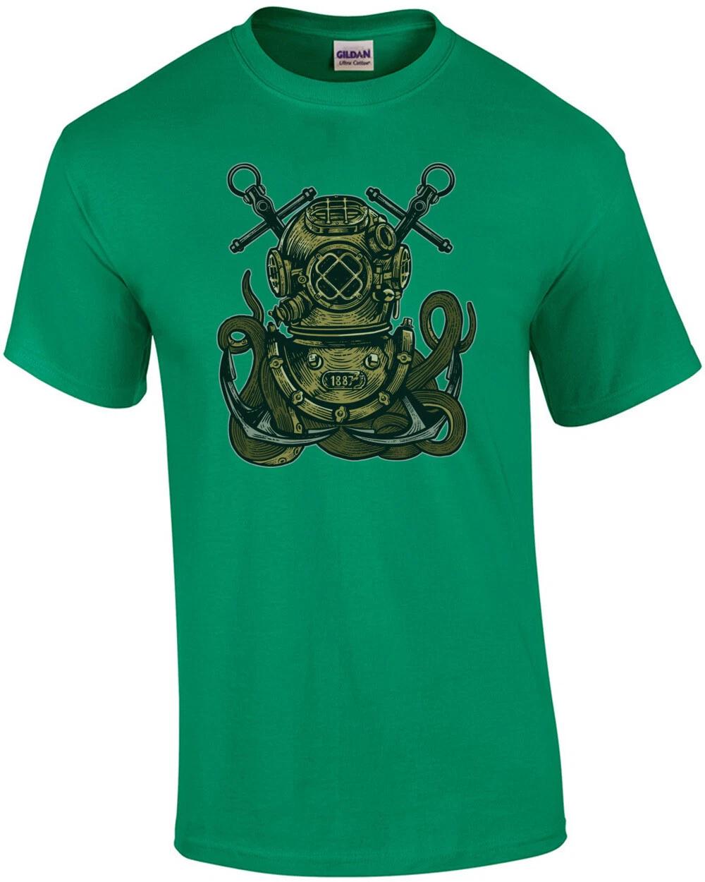 

Octopus In A Diving Helmet Surreal T-Shirt M