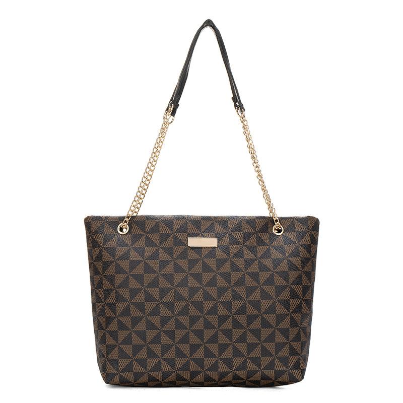 Classic Shoulder Bag for All Occasions