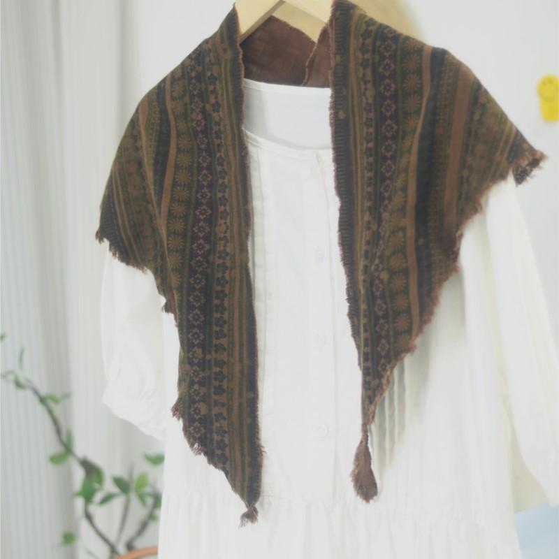 Johnature Vintage Flower Reversible Triangle Scarf Women Dour Seasons Versatile Decorative Bandana Scarf