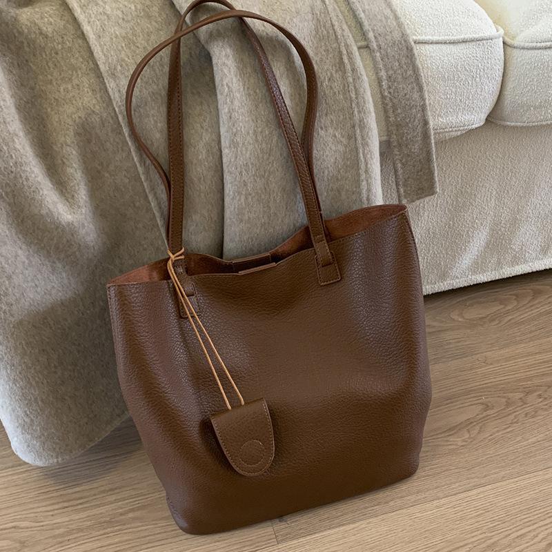 Fashionable Large-capacity Bag, Trendy and Niche Tote Bag, Simple Single-shoulder Bag and Underarm Bag