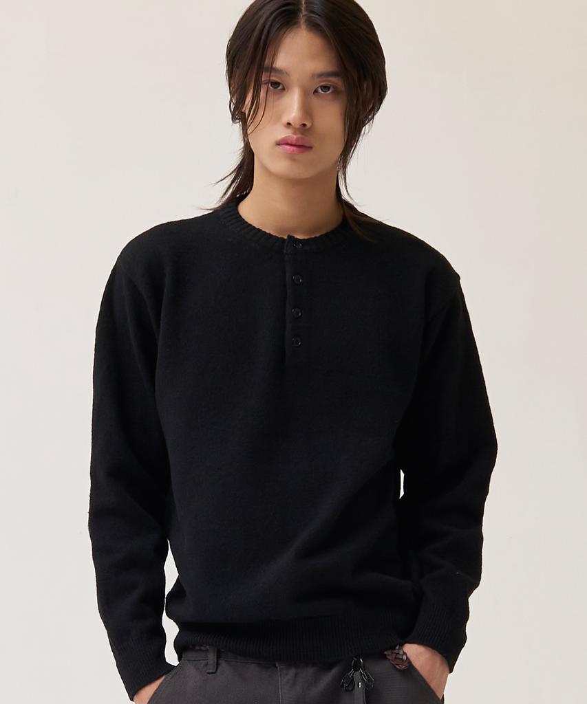 Akesi Marc Henley Neck Knit_Black