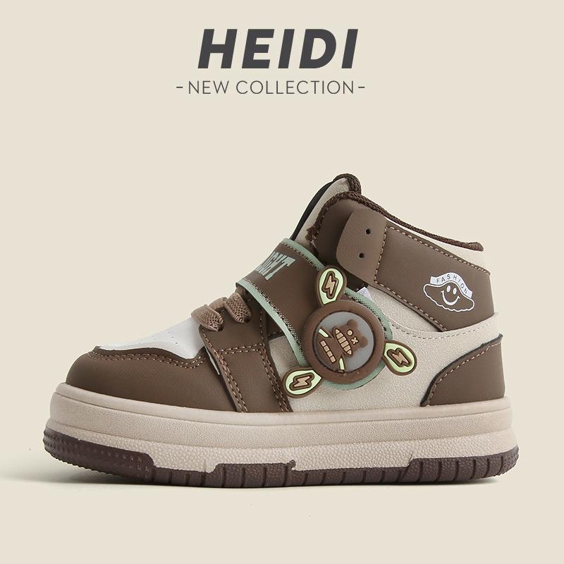 

Детская спортивная обувь 2025 весна и осень новая повседневная обувь для мальчиков кеды с высоким верхом для девочек легкая обувь для малышей с мягкой подошвой список 21-26 (6 pairs in one hand)