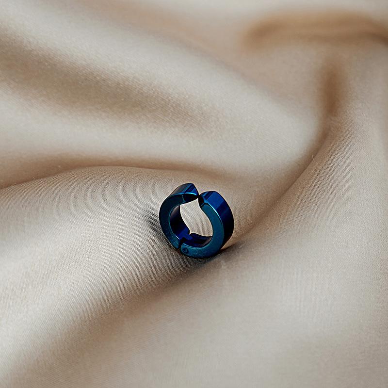 

E1121 Gold And Silver Black Ring Ear Clips Ear Buckles, Titanium Steel Stud Earrings Without Earrings [Single Pack]