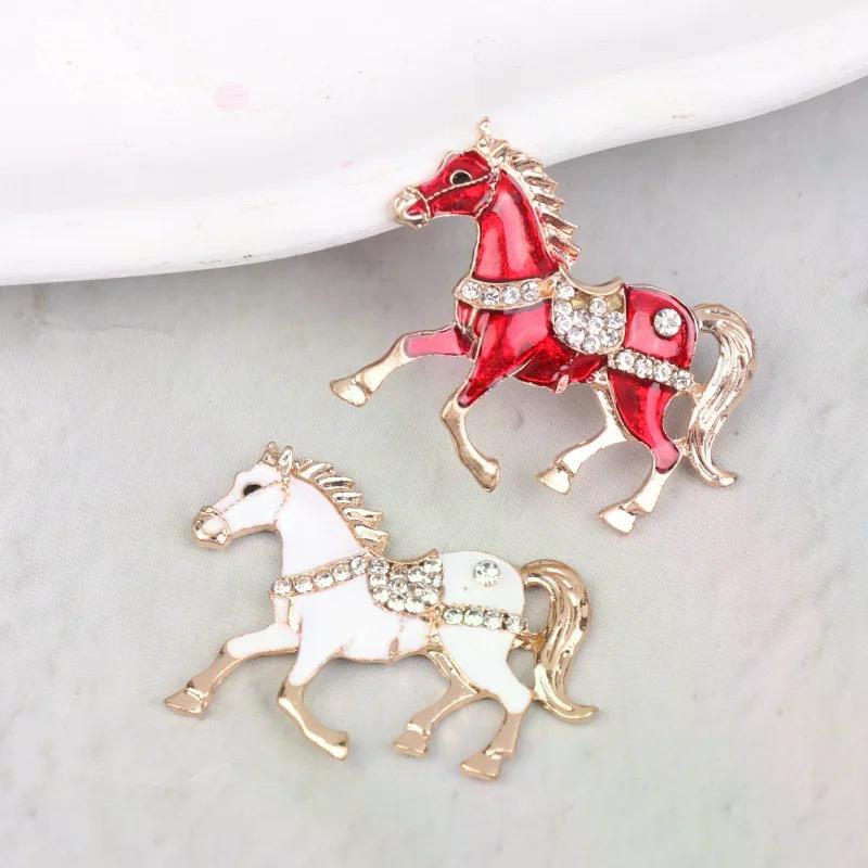 Classic Rhinestone Horse Brooches For Women Versatile Animal Lapel Pins Clothing Corsage Jewelry Accessories New Year Gifts