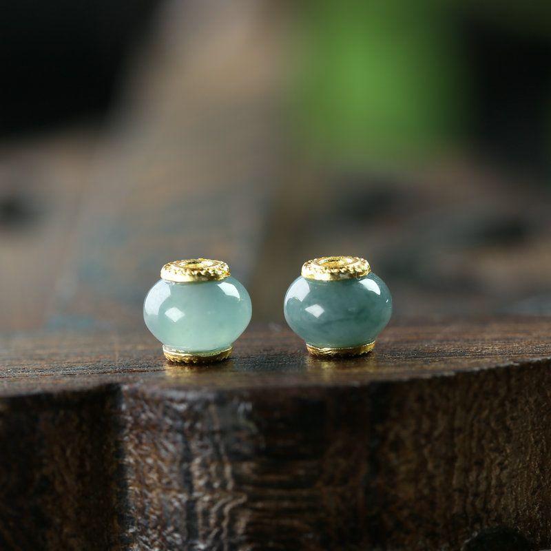 

Натуральный голубой водный жадеит a Goods Luantong 8 мм Отверстие 2 мм Ремешок для переноски Разделительные бусины для браслета Хвостовые бусины Яблочные круглые бусины Абакус A56 Light color random one price A56