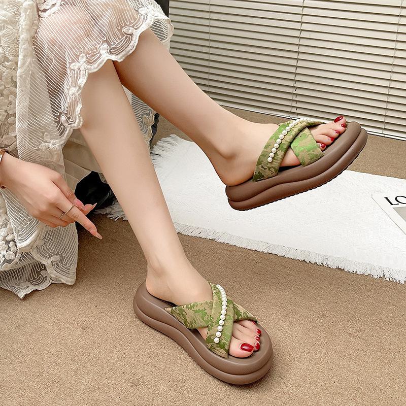 Thick Bottom Heightening Outer Fairy Wind French Slippers Wear One Word New Female 2025 Summer Beach Pearl Cool Slippers