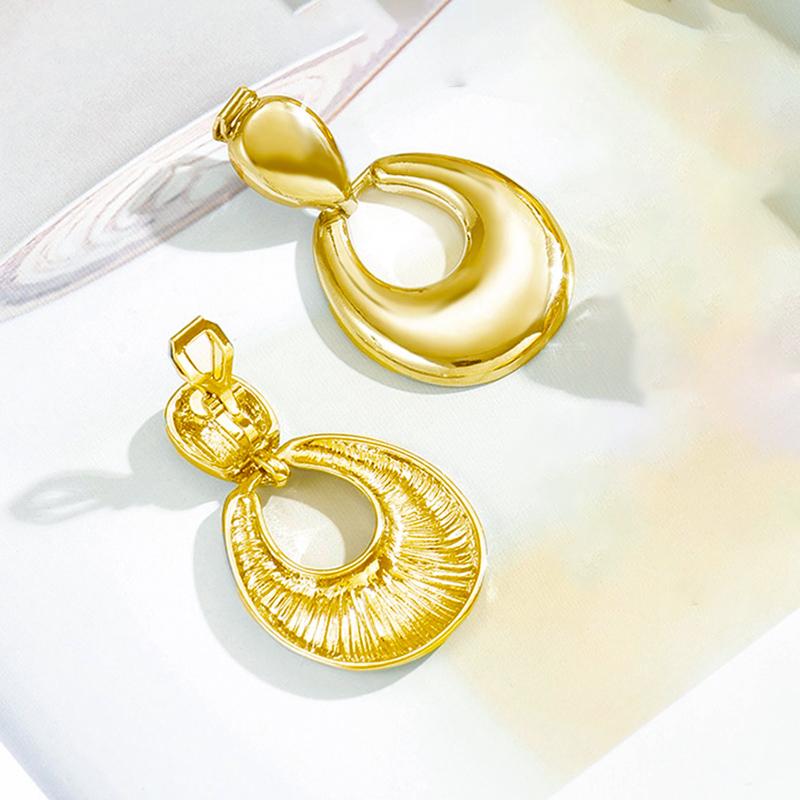 Vintage Golden Smooth Teardrop Clip on Earrings for Women Metal Thick Geometric Non Pierced Drop Earring Statement Party Jewelry