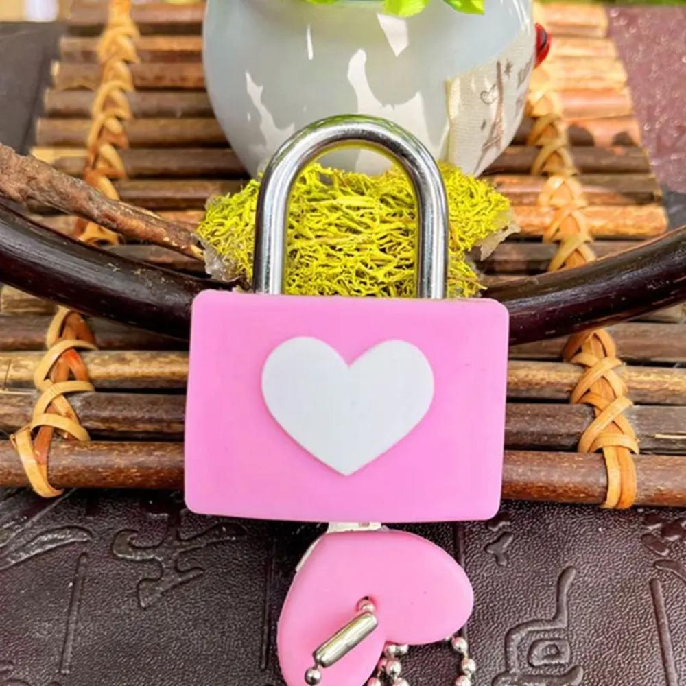 

Резиновый рукав Замок в форме сердца Металлический парный замок Противоугонный замок для чемодана