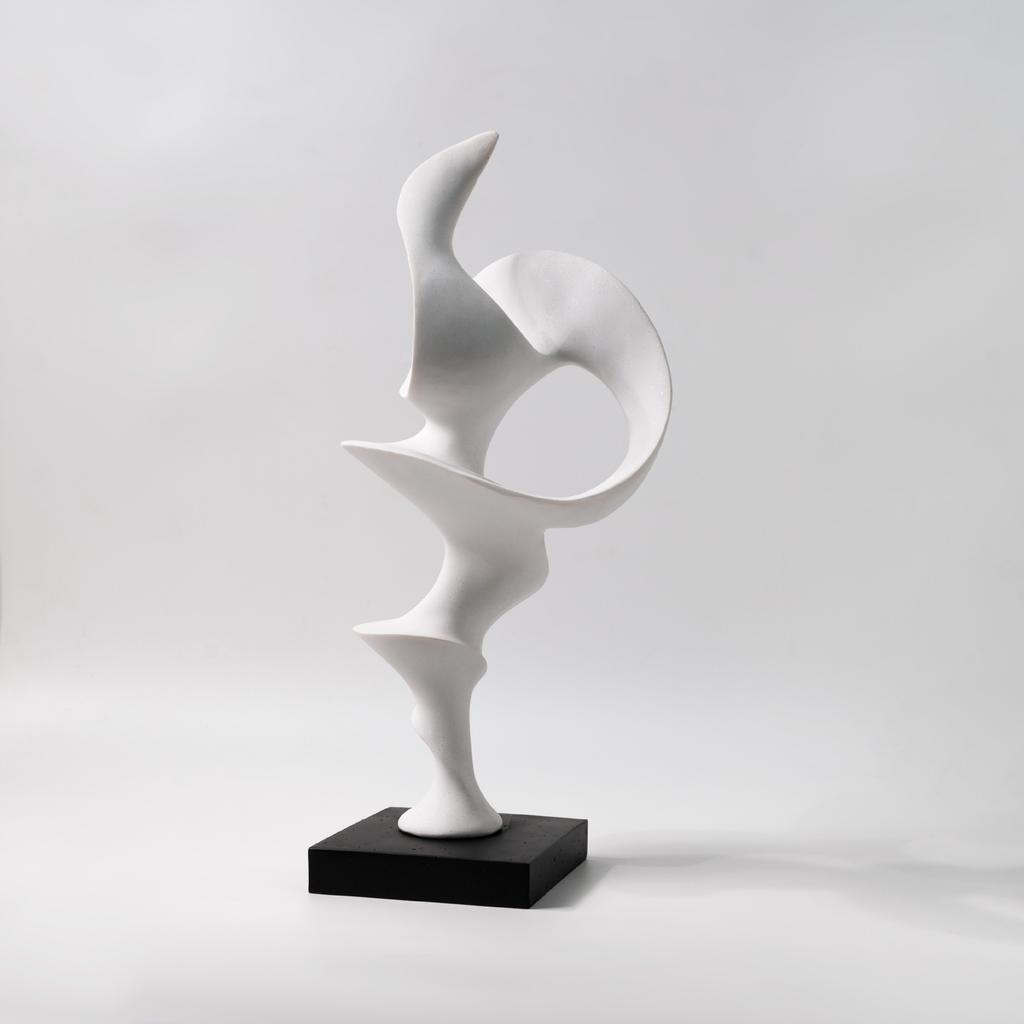 Abstract Resin Handicrafts Geometric Rotating Dancer Sculpture White Statue Decorative Figurines Home Decoration Accessories