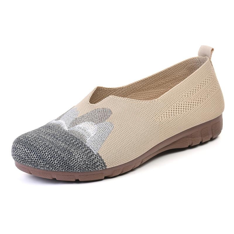 Summer new old Beijing cloth shoes women's light soft sole comfortable middle-aged and elderly mother shoes flat-soled round head casual single shoes