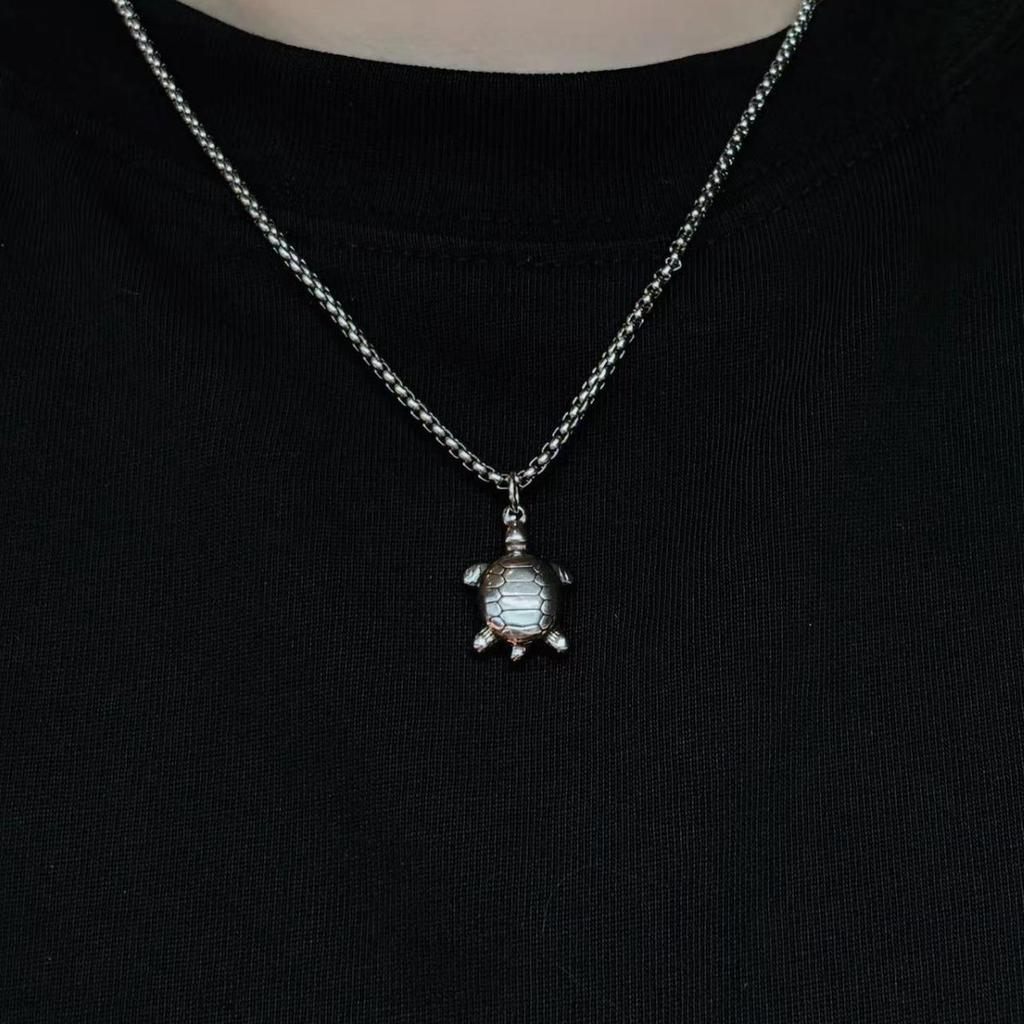 Trendy Men's Turtle Pendant Necklace: Versatile Titanium Steel Jewelry