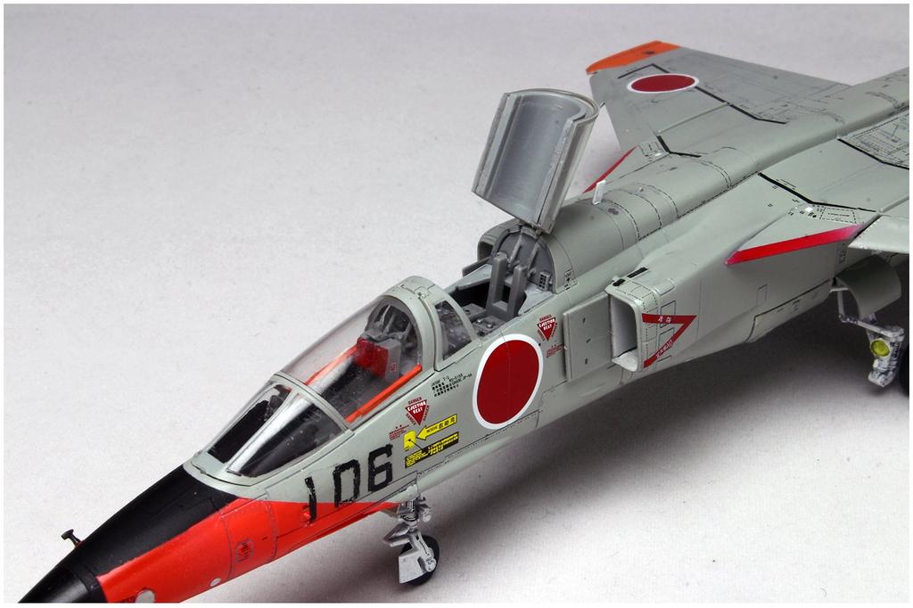 PLATZ Scale Air Force Modified Plastic Model 1/72 Self-Defense FS-T2 AC-25