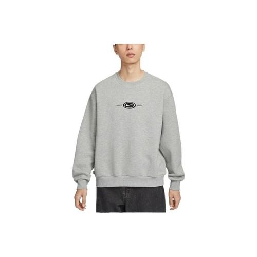 Nike Men s Simple Fleece-Lined Long-Sleeve Sweatshirt in Gray S