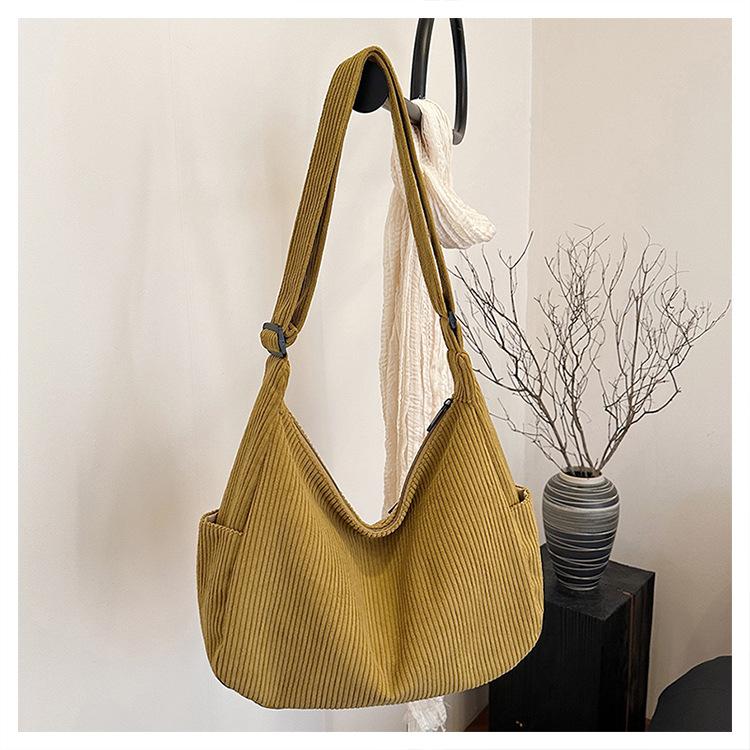 Corduroy Bag Women's Large Capacity 2025 New Simple Shoulder Messenger Bag Casual Versatile Commuter Tote Bag