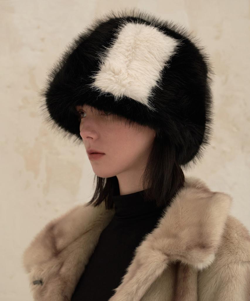 Bajal Va Square Long Label Two-Tone Fur Bucket Hat Black