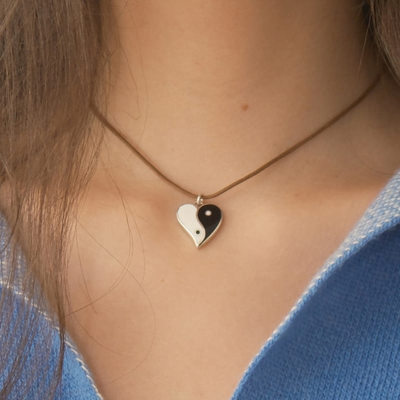 EcommaE HEART SYMBOL PENDANT