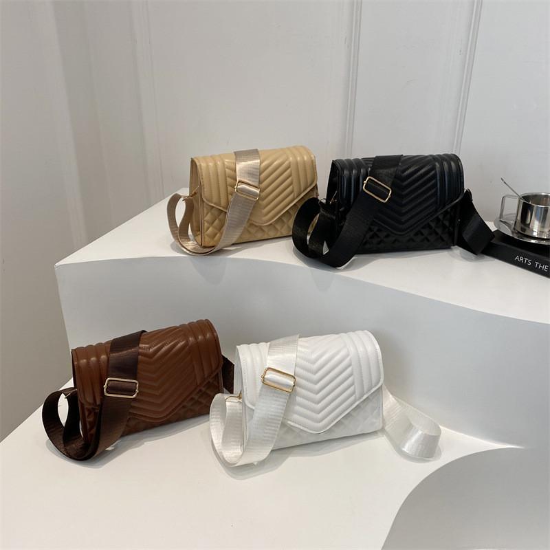 Fashionable Solid Color Plaid Small Square Bag For Women Elegant Chic Design