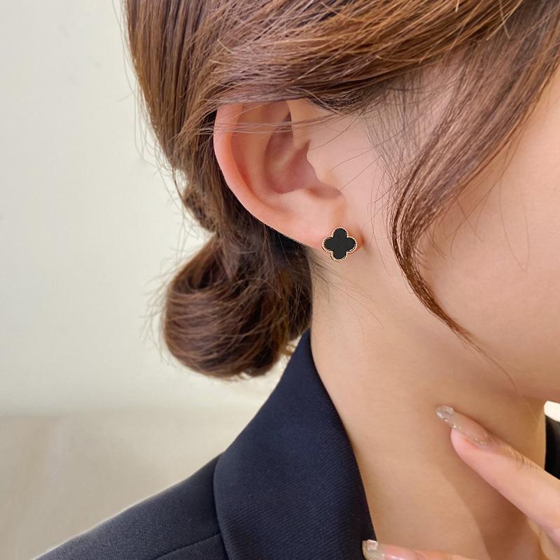 S925 Silver Needle Korean Four-Leaf Clover Stud Earrings - 2023 Trendy Women's Small Light Luxury Accessory