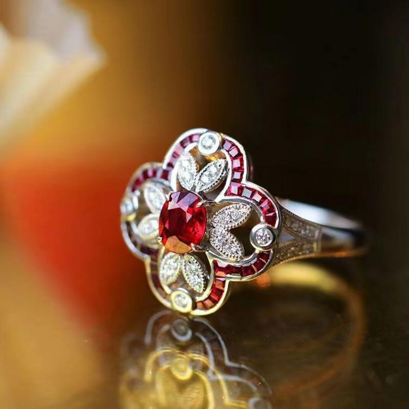 Vintage Ausgeschnittene Hochwertige Blume Mit Rubin Inlay Ringe Für Frauen Exquisite Anhänger Bankett Hochzeits Schmuck