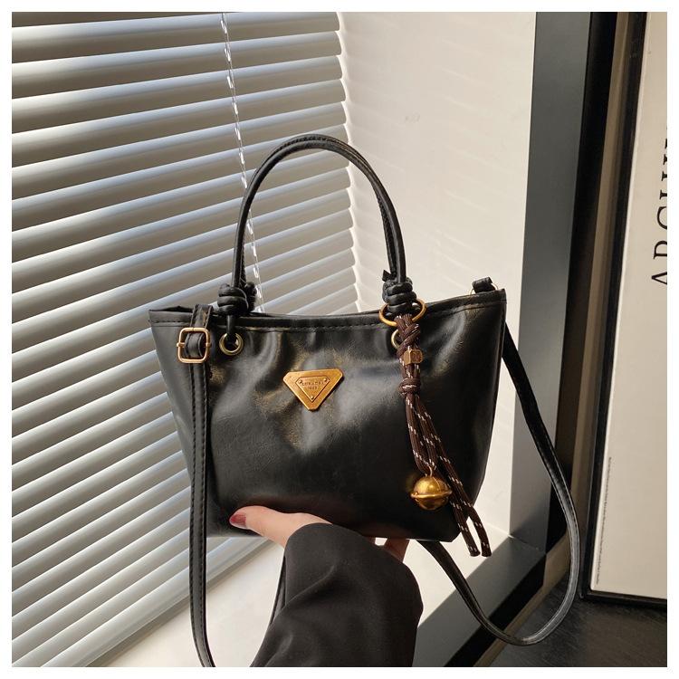 

Ретро контрастная сумка женская новая сумка-мессенджер модная модная сумка-ведро в виде овощной корзины Without pendant чёрный