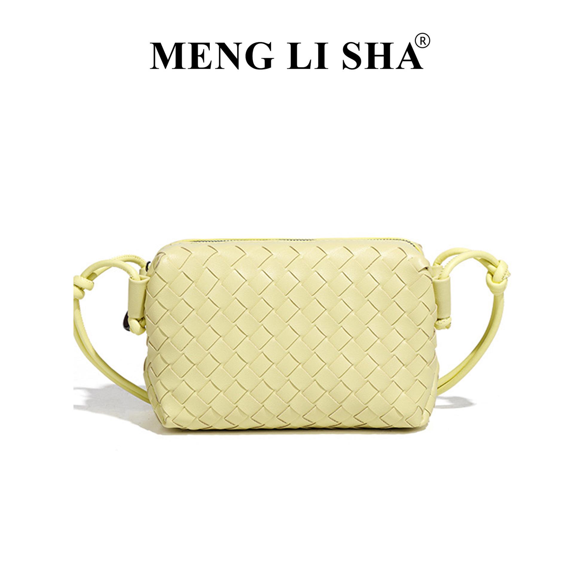 

Stylish Handmade Woven Crossbody Shoulder Bag - Compact, Large Capacity Handbag for Women