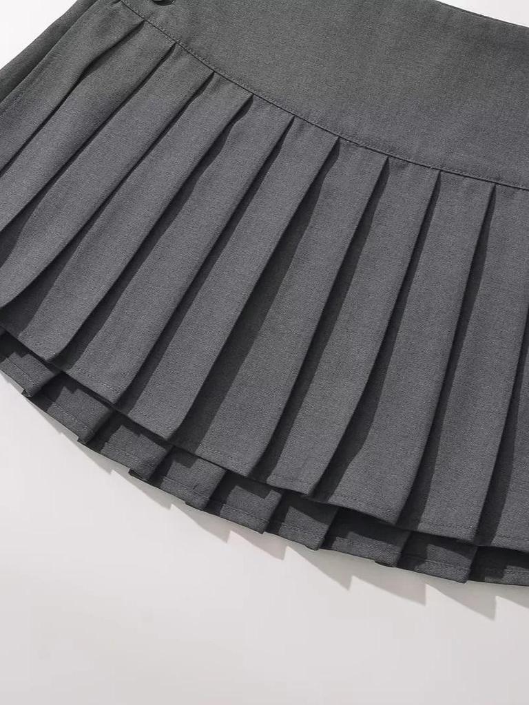 Autumn Chic: Retro A-Line Pleated Mini Skirt with Adjustable Buttons