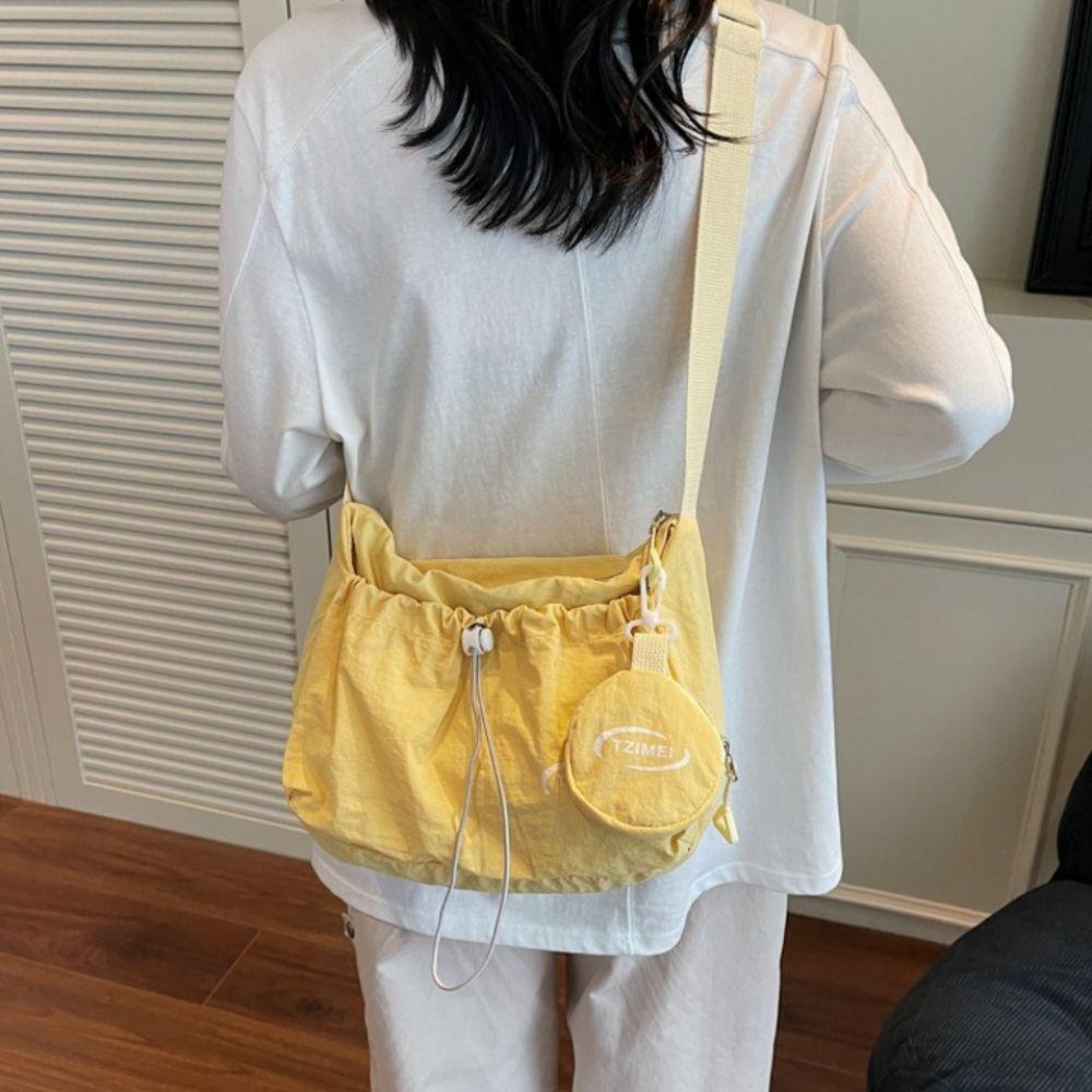 Simple Casual Drawstring Shoulder Bag Large Capacity Zipper Pleated Crossbody Bag Designer Solid Color Commuting Bag Minimalist