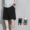 Sommer Locker sitzende Herren Sportshorts mit mittlerer Taille Leichtgewichtige Schwarze Eisseide Fünf-Punkt-