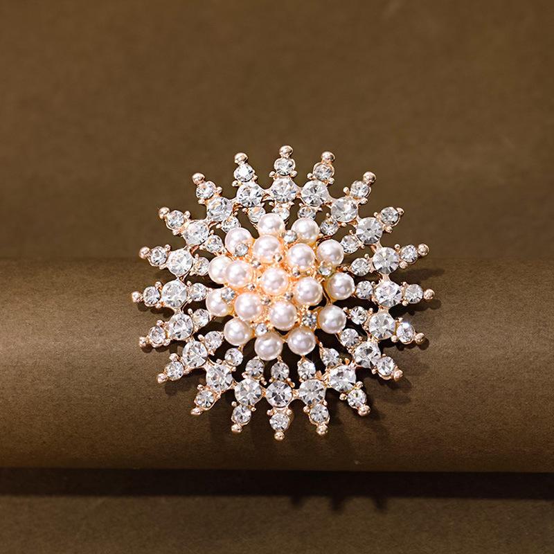 Fashion Brooches For Women Unisex Pins Multi-color Available Fashion Exquisite Brooche Female Jewellery Accessories