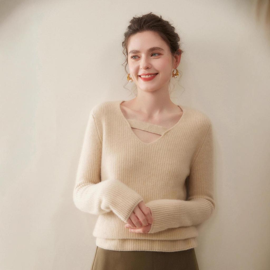 Women's Cashmere V-Neck Sweater - Elegant Rice Stitch Design, New Lazy Style, Simple Knitted Base Layer.