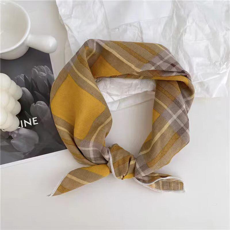 Retro Green Floral Small Silk Scarf - Korean Style Women's Versatile Autumn/Spring Accessory, Thin Square for Neck or Headband