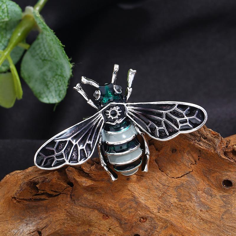 Exquisite retro green elegant classical brooch women's ethnic style coat cardigan corsage temperament versatile pin accessories