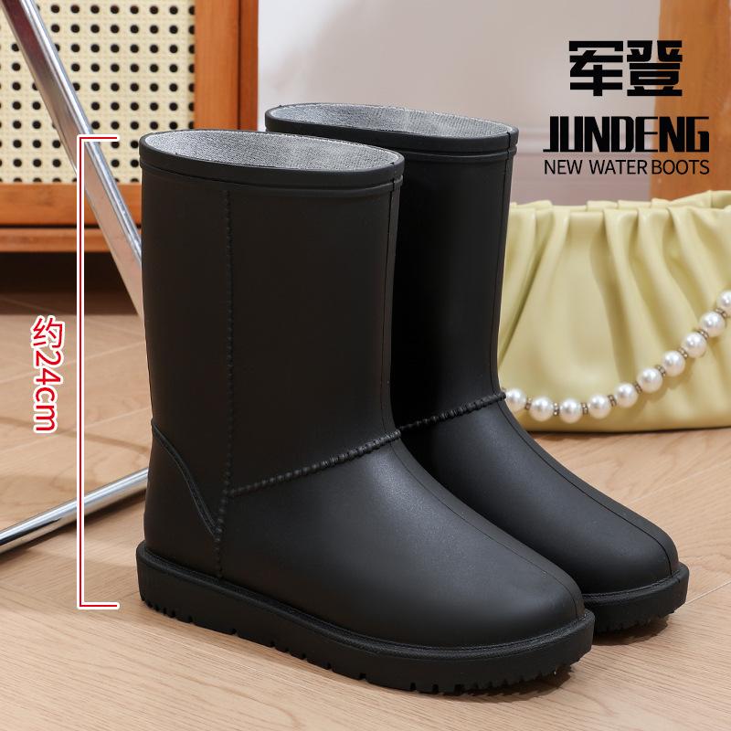 

Новая женская дождевая обувь модная женская водонепроницаемая обувь средней и низкой высоты голенища водонепроницаемая обувь нескользящие резиновые сапоги обувь на мягкой подошве 42