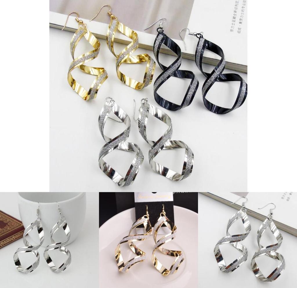 Fashionable Statement Earrings For Women In European And American Style Metal Material