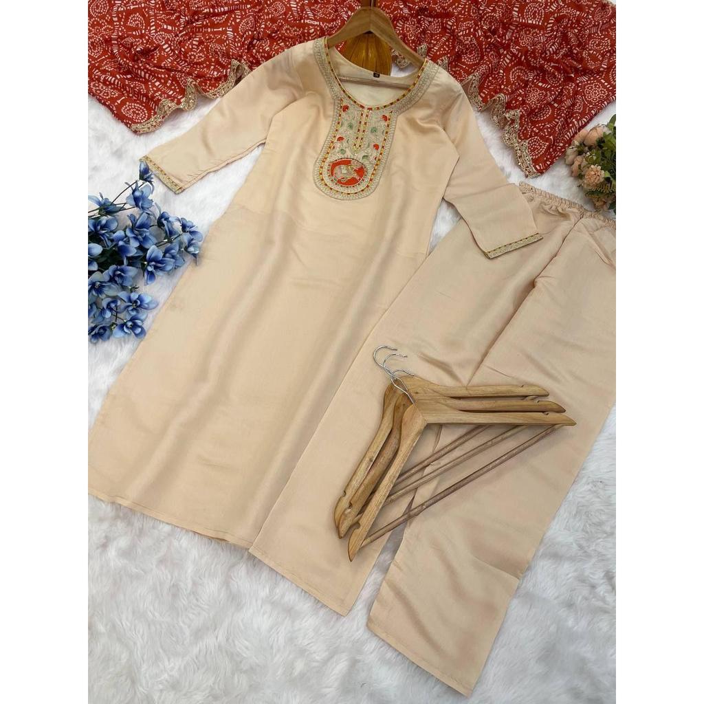Presenting New Roman Fabric beautiful suit set