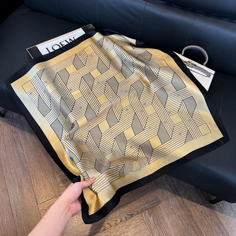 New silk scarf women's fashion versatile high-end small square scarf Korean version neck protection scarf spring and autumn retro scarf binding bag