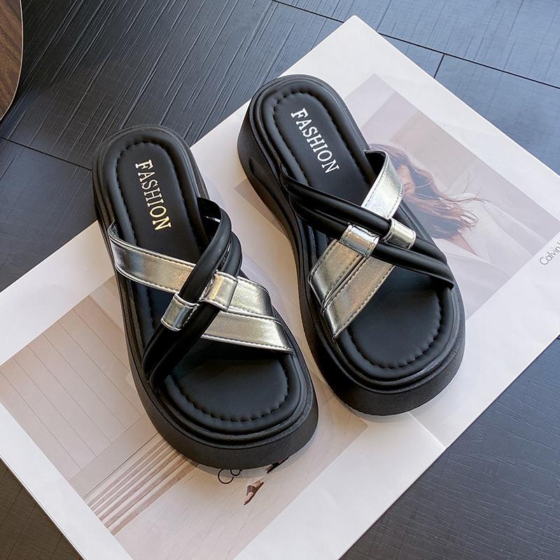 

Thick-bottomed muffin cool slippers women s summer wear 2025 new fashion with skirt one-word drag seaside beach sandals 40 серебряный