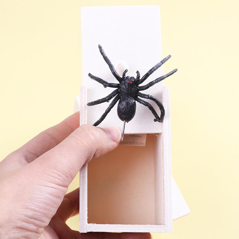 Startled Spider Wooden Prank Box - Douyin Style Trick Toy