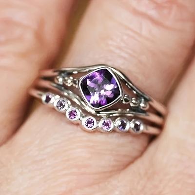 Set di 2 Anelli di Fidanzamento Vintage in Zircone Viola per Donna Elegante Set di Fedi Nuziali Gioiello Regalo