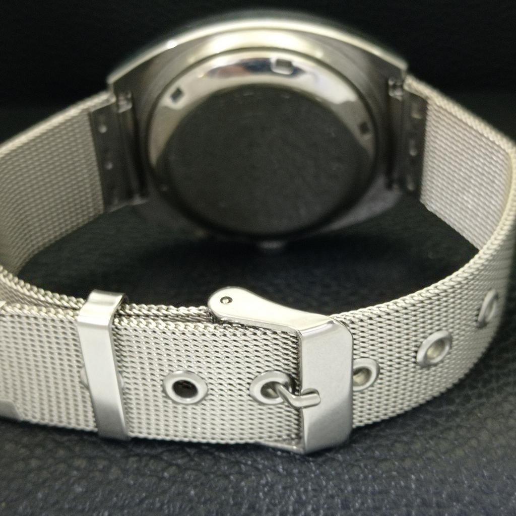 VINTAGE RICOH R31 AUTOMATIC JAPAN MENS SILVER COLOR DIAL WATCH A701937-5 R207-a701937