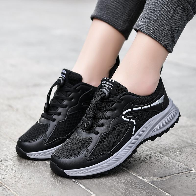 Spring and Autumn new shoes, Chinese walking shoes, non-slip soft-soled breathable mother shoes, travel and leisure sports shoes